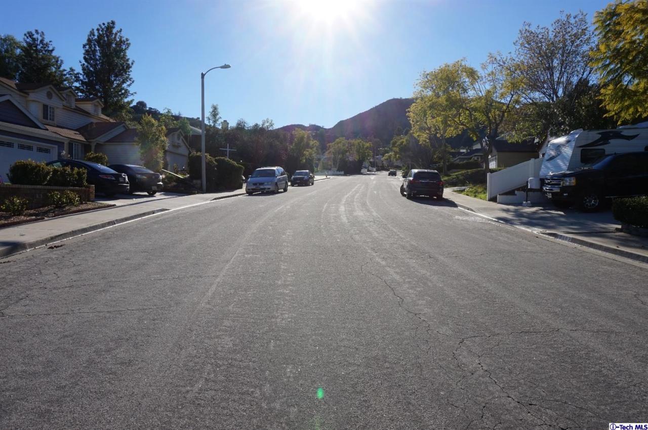 28164 Royal Road Castaic, CA 91384 - Photo 4 of 23 Additional Photo