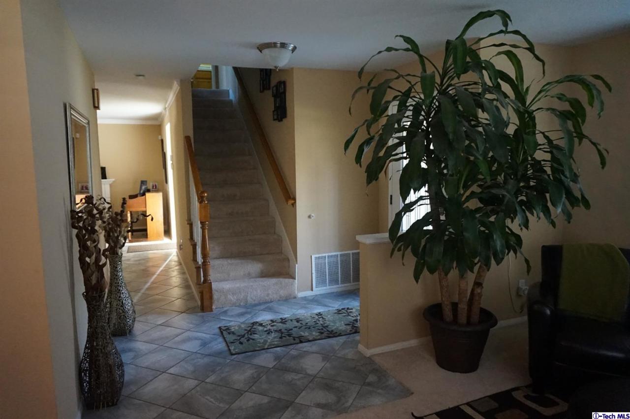 28164 Royal Road Castaic, CA 91384 - Photo 6 of 23 Additional Photo