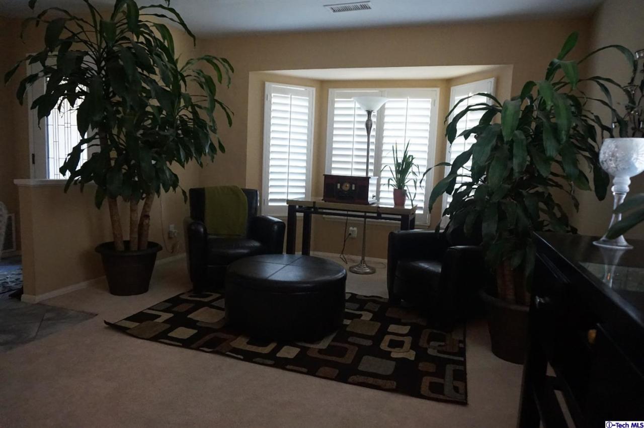 28164 Royal Road Castaic, CA 91384 - Photo 8 of 23 Additional Photo