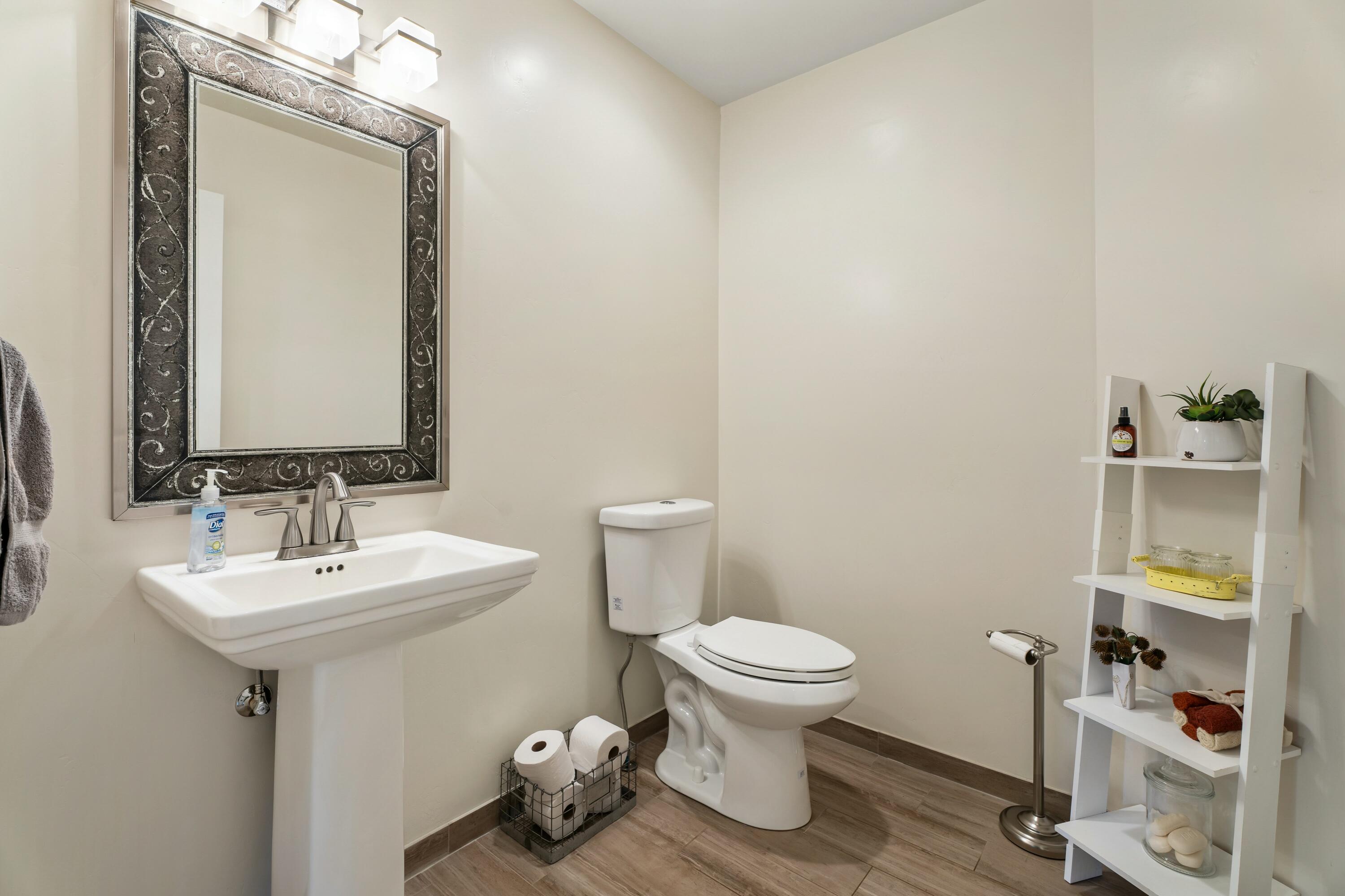 19321 Apache Road Bend, OR 97702 - Photo 13 of 44 Half Bath