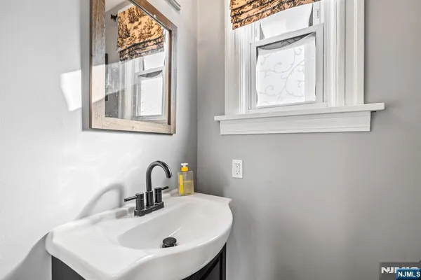 $979,500 | 208 Mortimer Avenue, Rutherford, NJ 07070