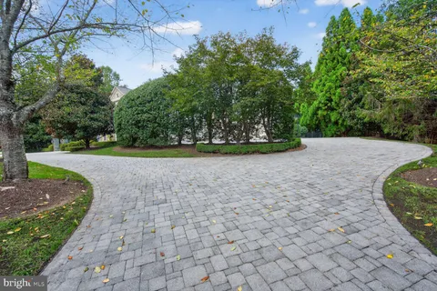 $3,350,000 | 9864 Walker Glen Court, Great Falls, VA 22066