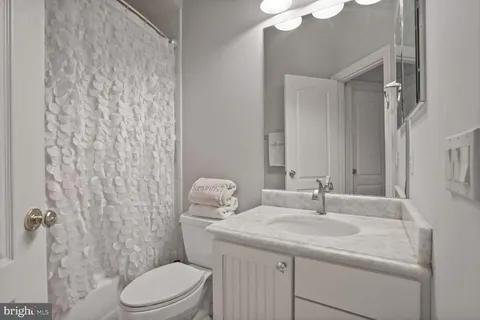 $3,350,000 | 9864 Walker Glen Court, Great Falls, VA 22066