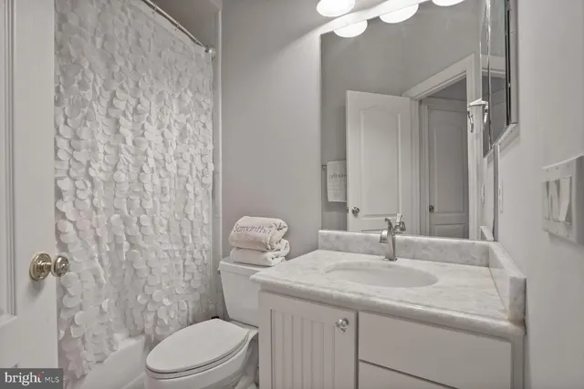 $3,350,000 | 9864 Walker Glen Court, Great Falls, VA 22066