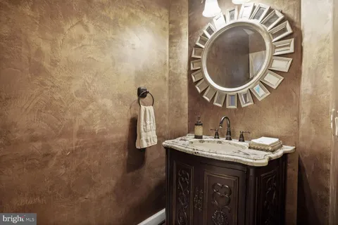 $3,350,000 | 9864 Walker Glen Court, Great Falls, VA 22066