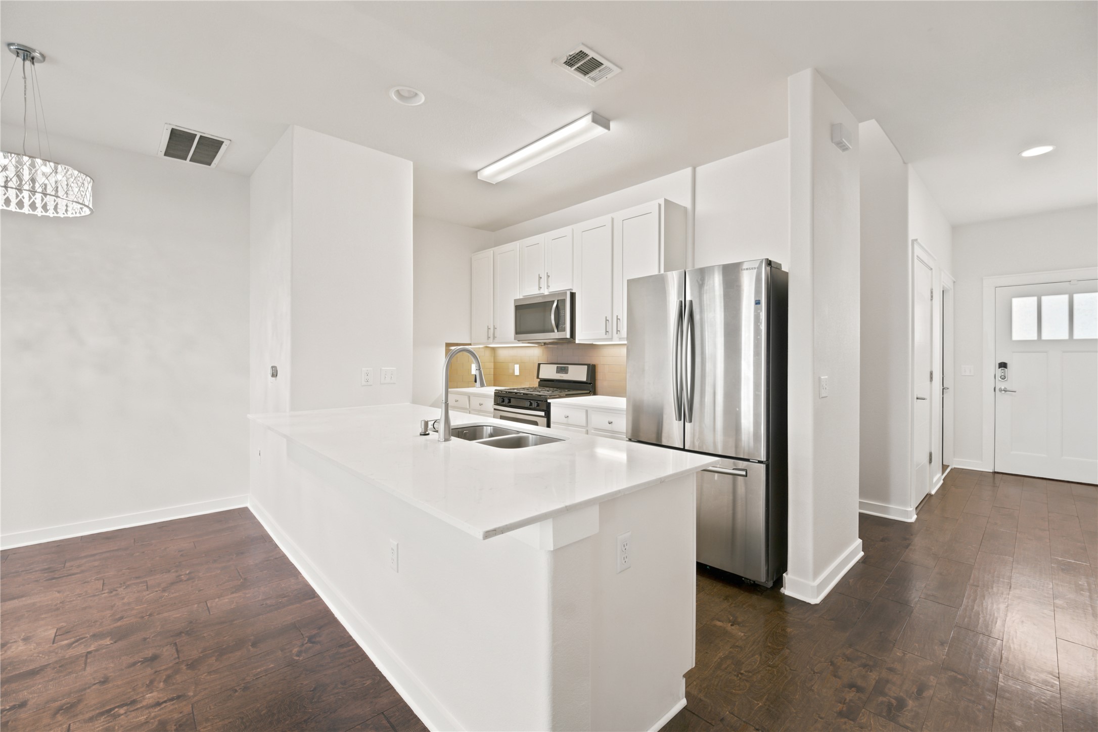 8921 Parker Ranch Circle, Unit B Austin, TX 78748 - Photo 7 of 22