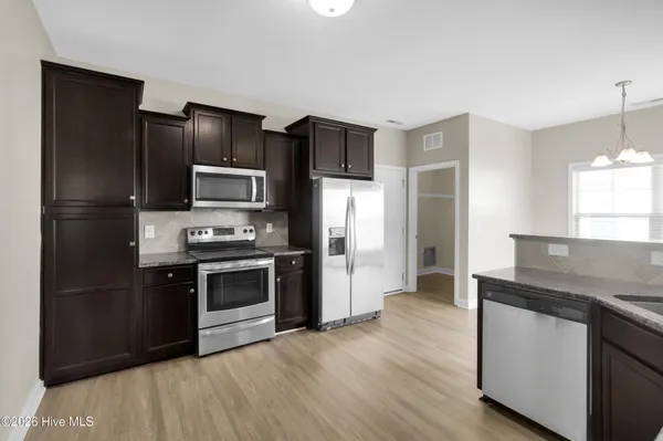 $1,900 | 518 New Hanover Trail, Jacksonville, NC 28546