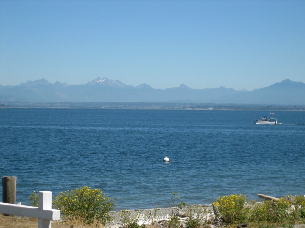 6206 South Brighton Beach Road Clinton, WA 98236 - Photo 3 of 8 Gallery Image 3