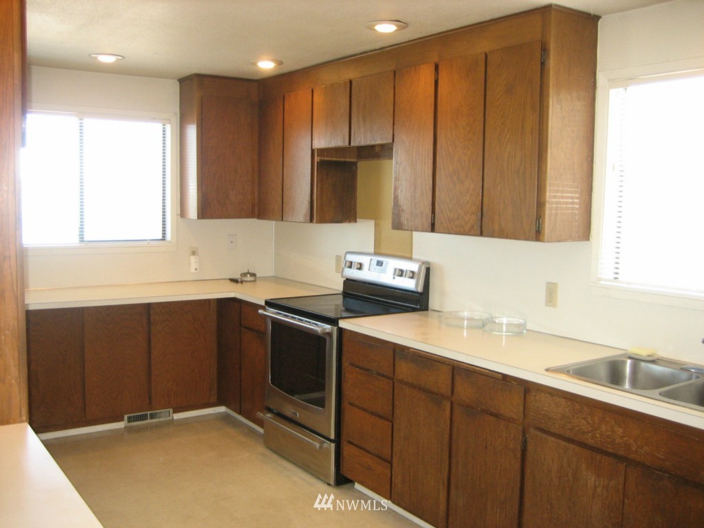 6206 South Brighton Beach Road Clinton, WA 98236 - Photo 5 of 8 Gallery Image 5