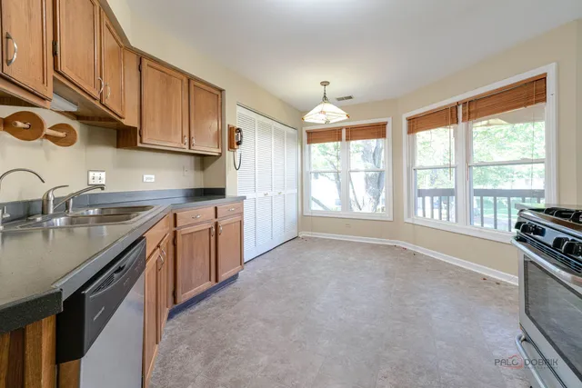 $2,600 | 305 Satinwood Terrace, Buffalo Grove, IL 60089