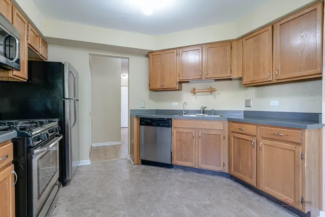 $2,600 | 305 Satinwood Terrace, Buffalo Grove, IL 60089