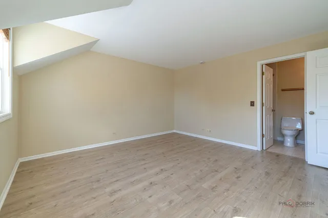 $2,600 | 305 Satinwood Terrace, Buffalo Grove, IL 60089