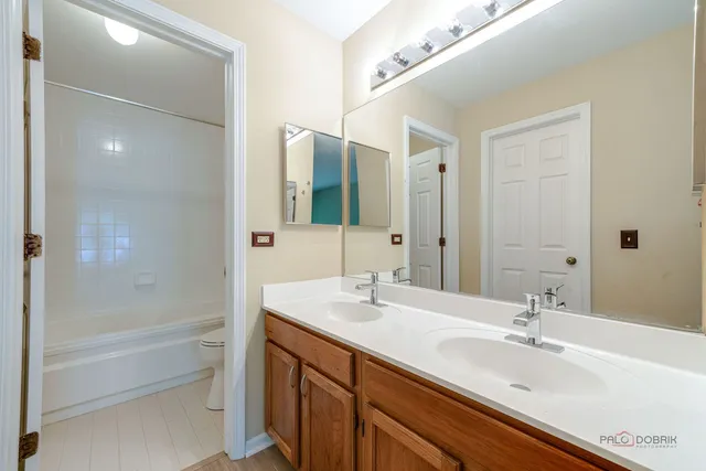 $2,600 | 305 Satinwood Terrace, Buffalo Grove, IL 60089