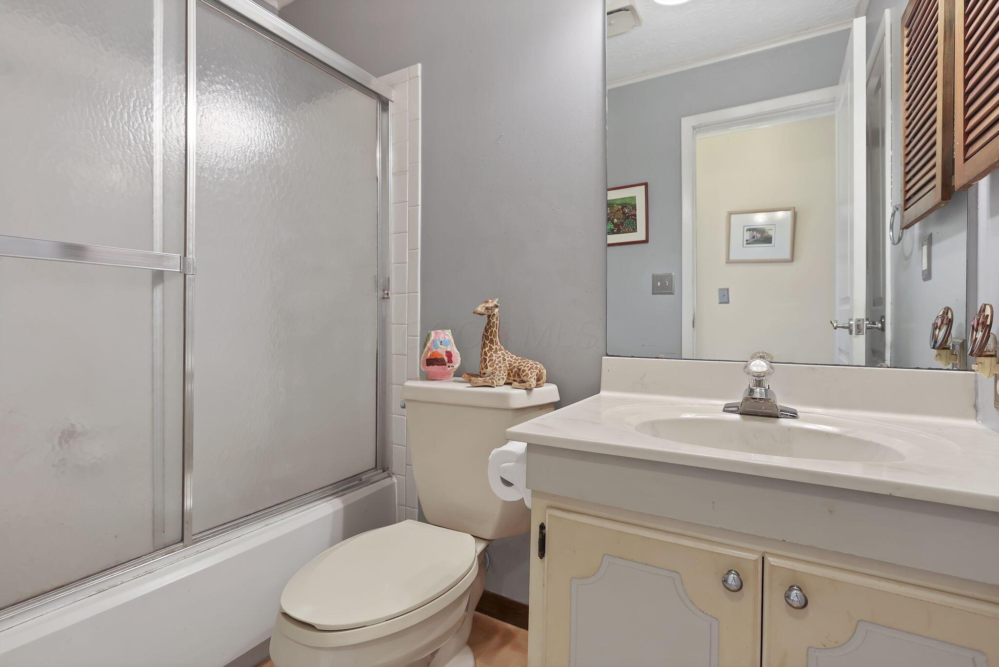 3118 Walden Ravines Columbus, OH 43221 - Photo 32 of 56 39-web-or-mls-G02A0616