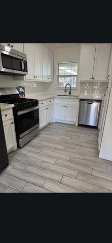 $2,000 | 2319 Hollywood, Dickinson, TX 77539