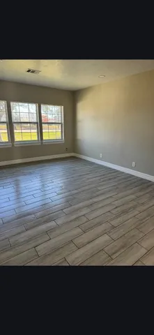 $2,000 | 2319 Hollywood, Dickinson, TX 77539