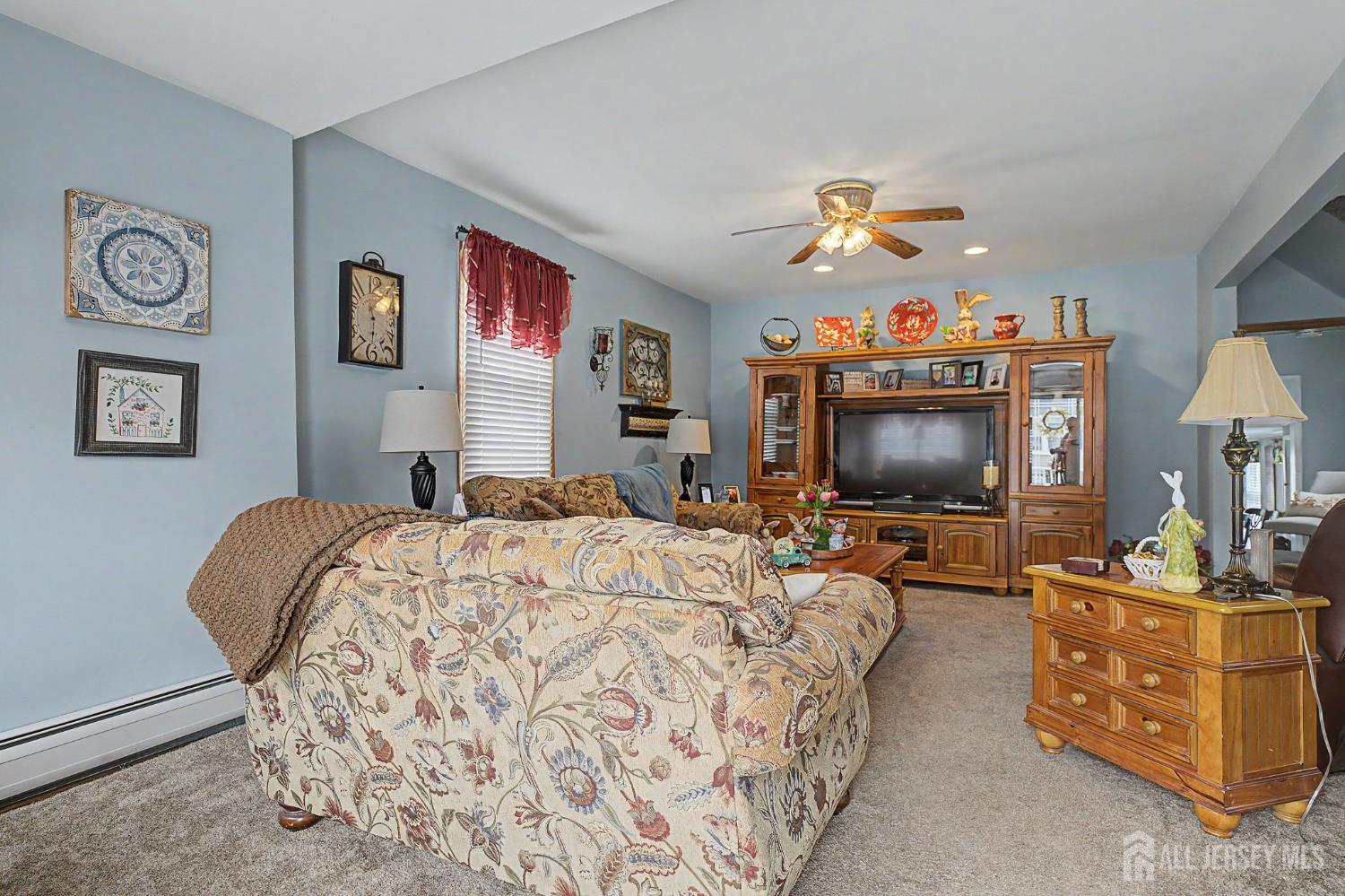32 Lloyd Street Edison, NJ 08817 - Photo 3 of 32