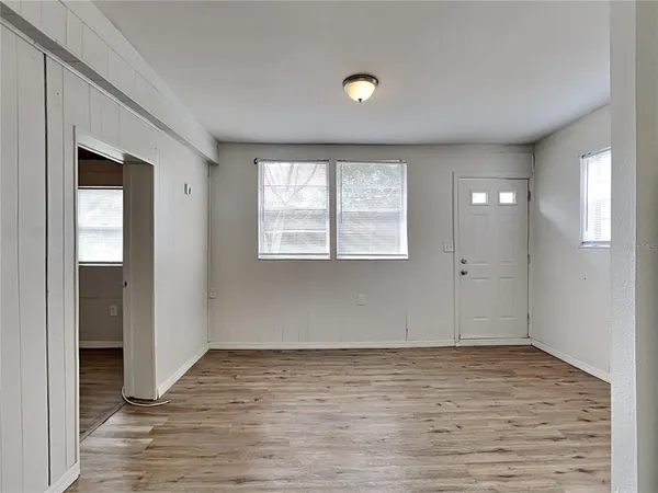 $999 | 307 South Montgomery Avenue, Unit A, DeLand, FL 32720