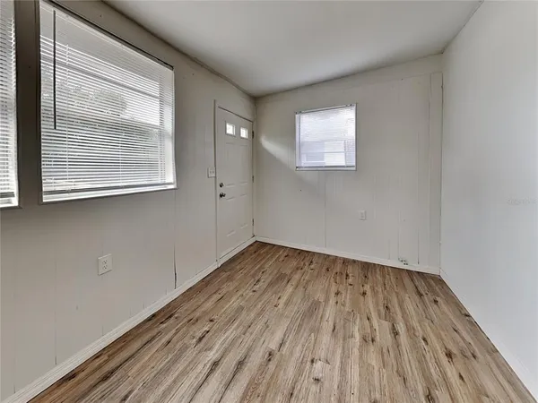 $999 | 307 South Montgomery Avenue, Unit A, DeLand, FL 32720