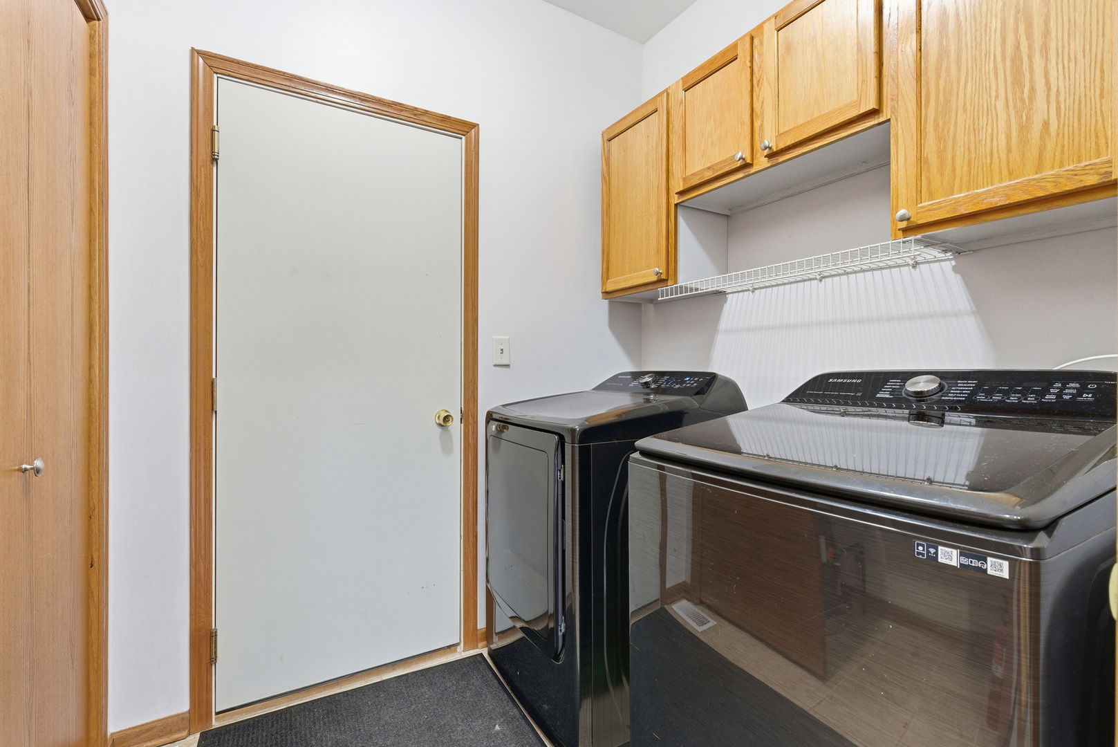 660 West 1st Street Braidwood, IL 60408 - Photo 7 of 19 a utility room with dryer and washer