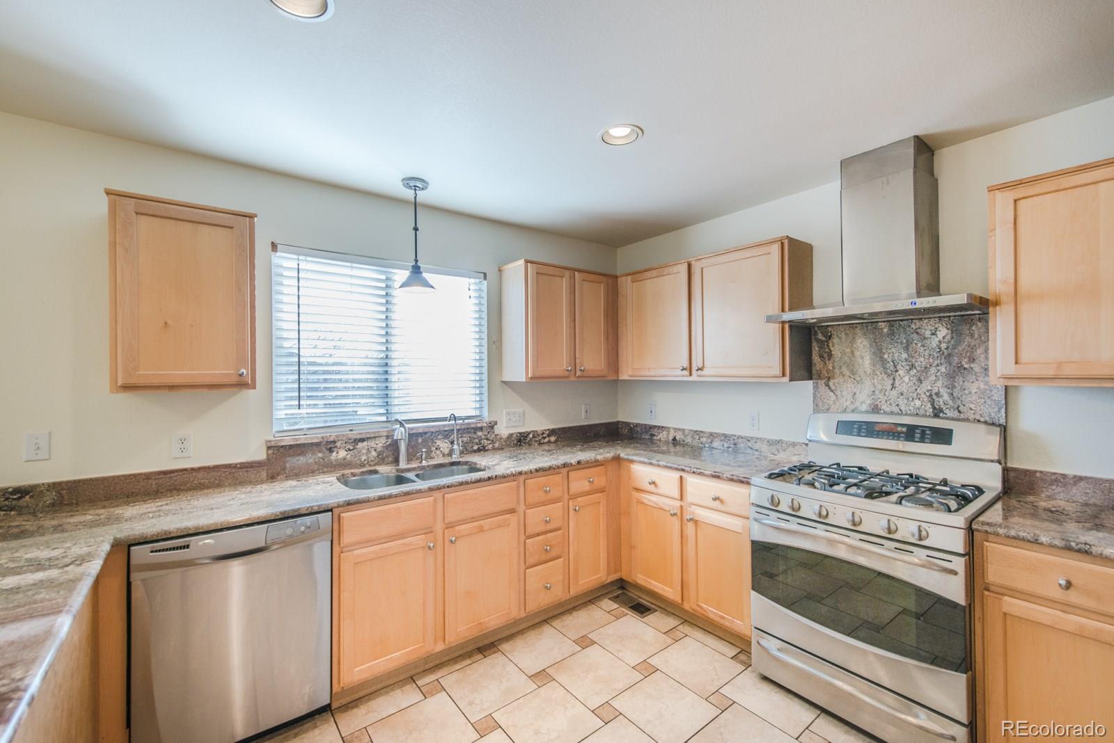 9816 Bathurst Way Highlands Ranch, CO 80130 - Photo 5 of 30 Gallery Image 5