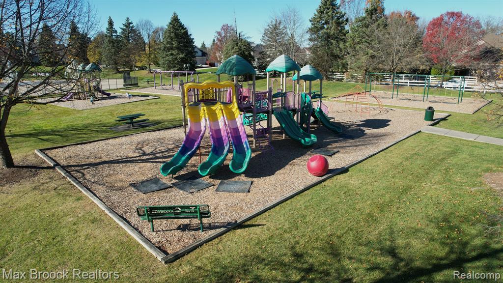 3741 Briarbrooke Lane Rochester, MI 48306 - Photo 39 of 43