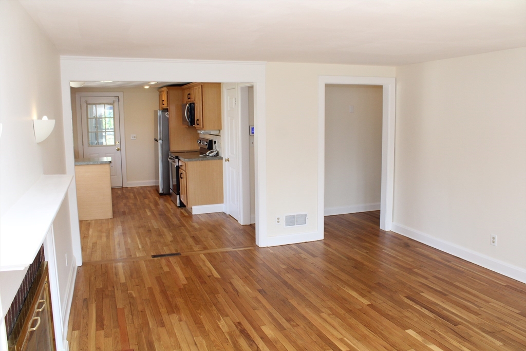 48 Ellendale Road Attleboro, MA 02703 - Photo 11 of 39 Gallery Image 11
