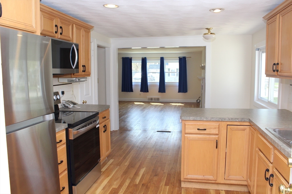 48 Ellendale Road Attleboro, MA 02703 - Photo 19 of 39 Gallery Image 19