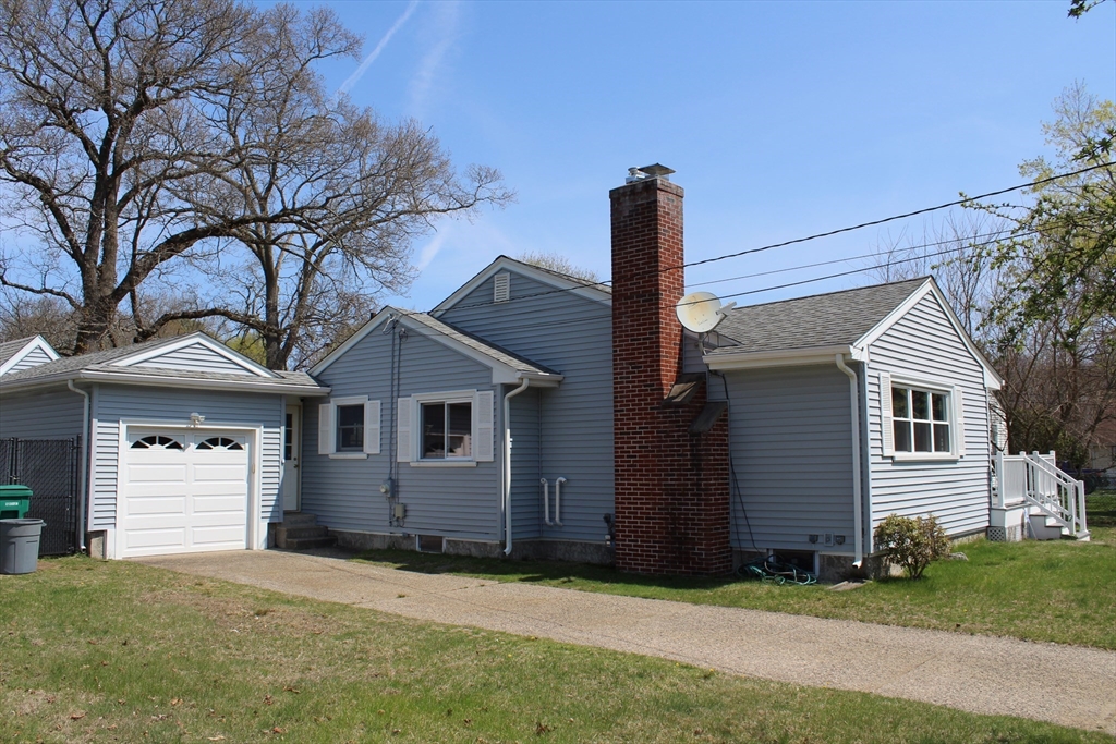 48 Ellendale Road Attleboro, MA 02703 - Photo 3 of 39 Gallery Image 3