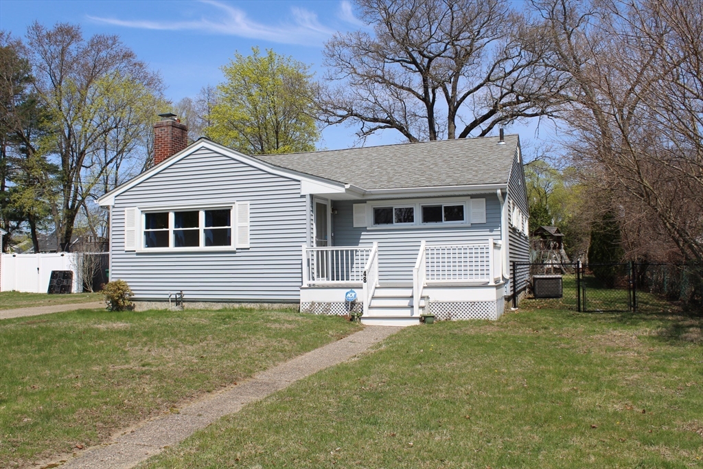 48 Ellendale Road Attleboro, MA 02703 - Photo 4 of 39 Gallery Image 4