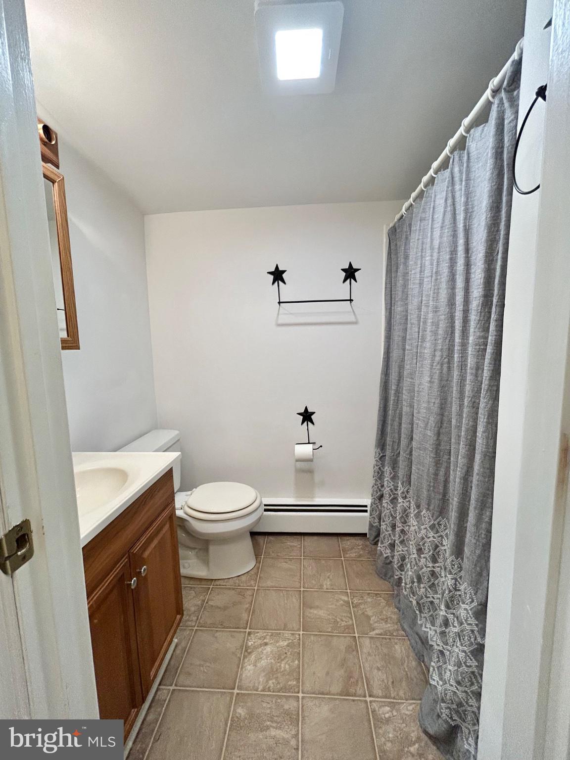 29292 Maple Avenue Trappe, MD 21673 - Photo 6 of 26 Main floor full bathroom.