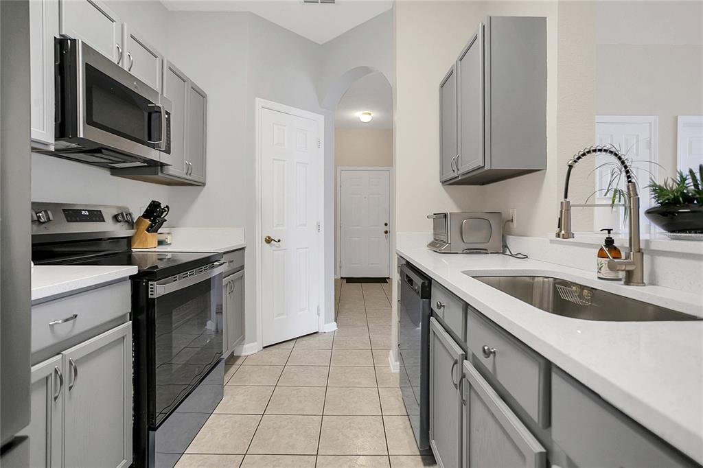 13512 Turtle Marsh Loop, Unit 720 Orlando, FL 32837 - Photo 3 of 26