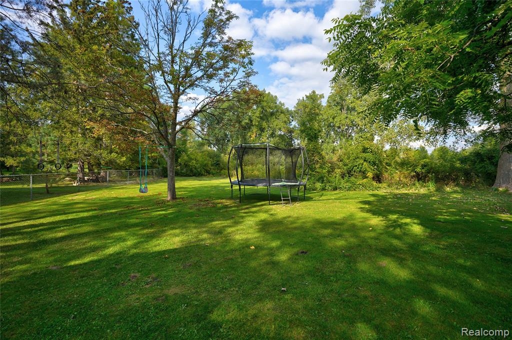 872 West Silver Lake Road Fenton, MI 48430 - Photo 11 of 42