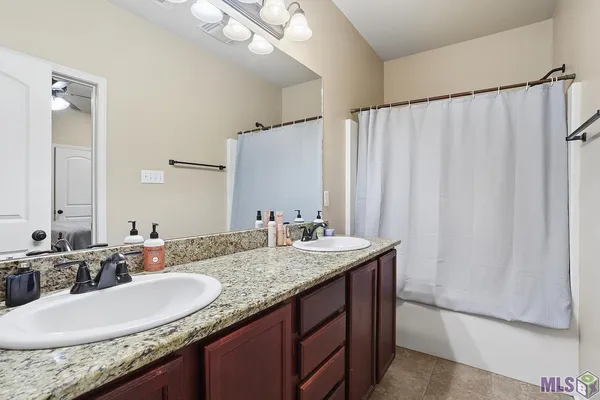 $250,000 | 7108 Rue St Claire, Addis, LA 70710