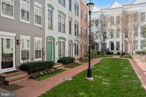 $4,200 | 1043 5th Street Southeast, Washington, DC 20003