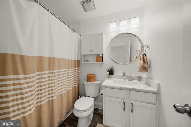 $4,200 | 1043 5th Street Southeast, Washington, DC 20003