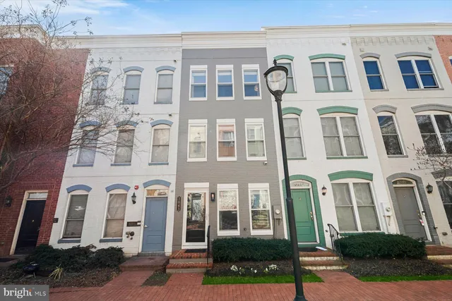 $4,200 | 1043 5th Street Southeast, Washington, DC 20003