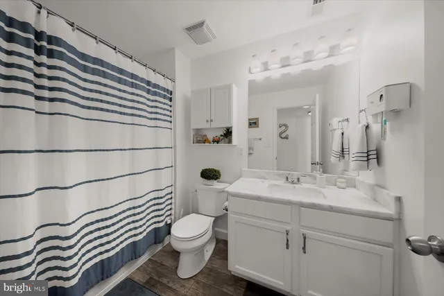 $4,200 | 1043 5th Street Southeast, Washington, DC 20003