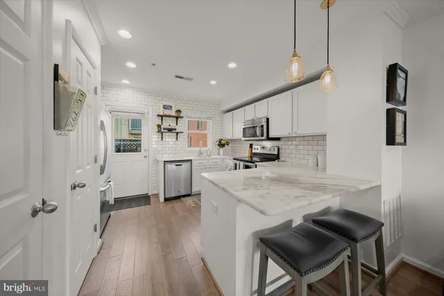 $4,200 | 1043 5th Street Southeast, Washington, DC 20003