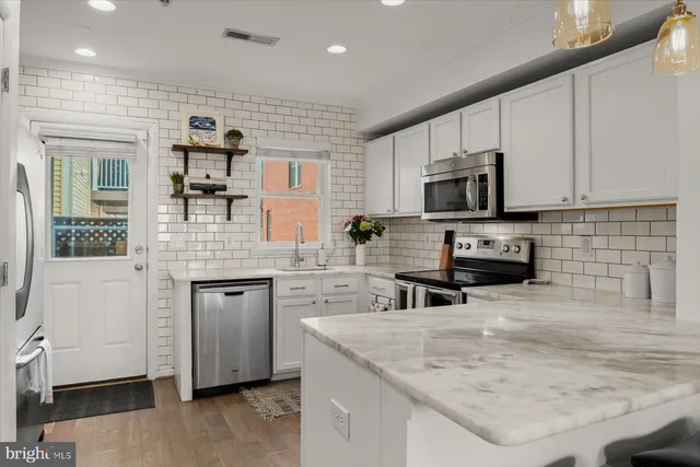 $4,200 | 1043 5th Street Southeast, Washington, DC 20003