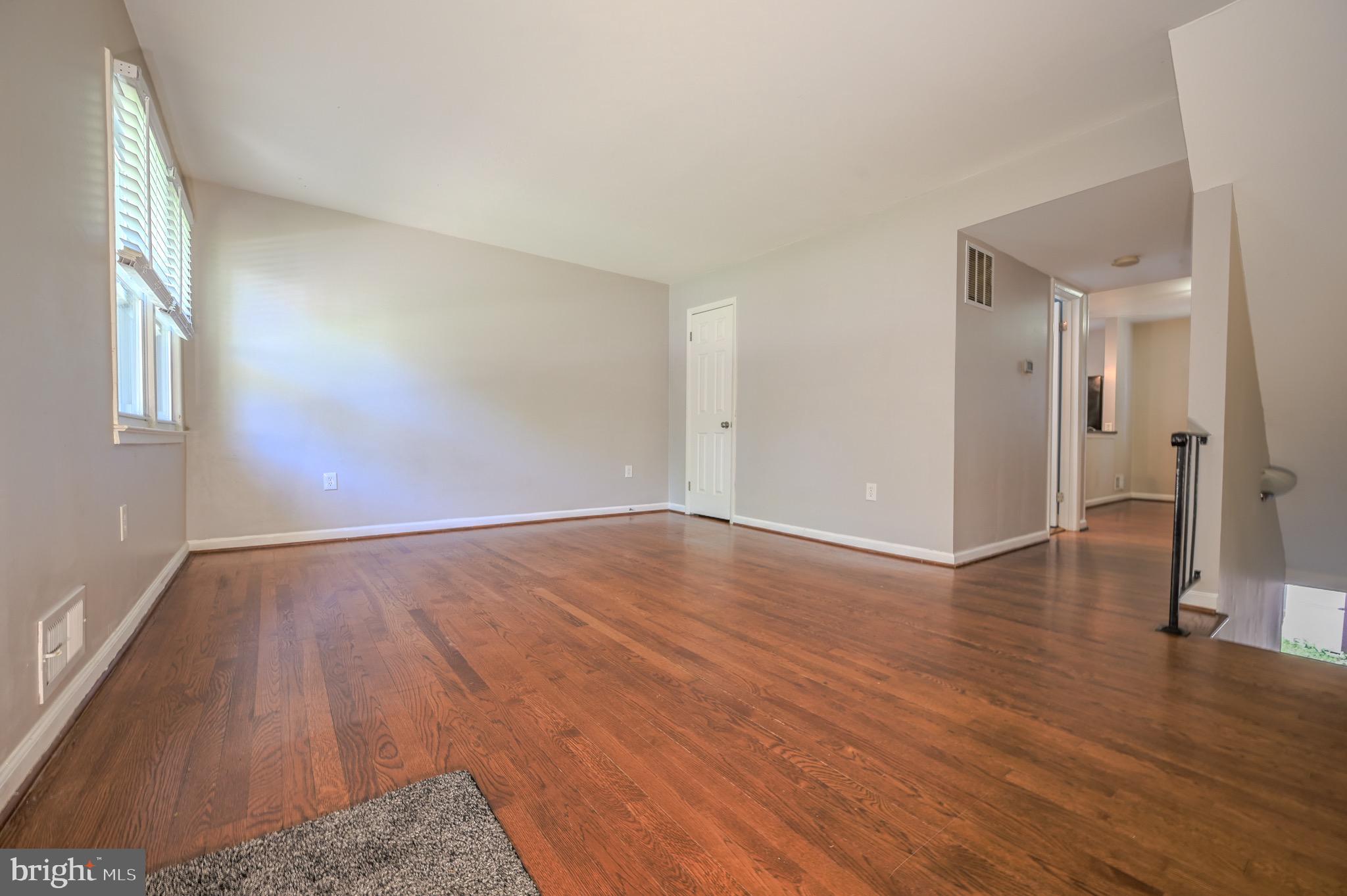 3391 Benbow Court Woodbridge, VA 22193 - Photo 6 of 34 Family Room