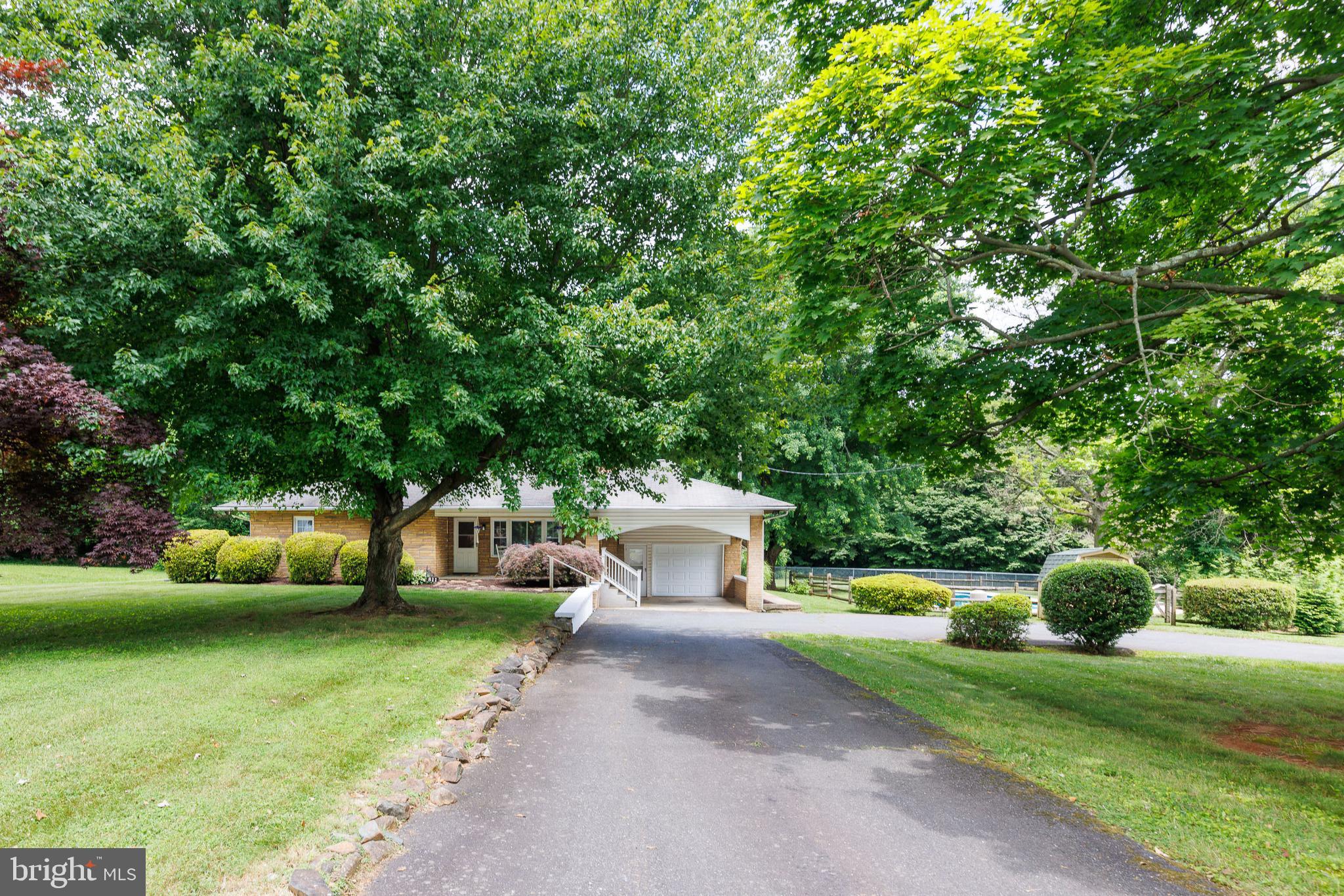 811 Maxa Road Aberdeen, MD 21001 - Photo 2 of 42 Front