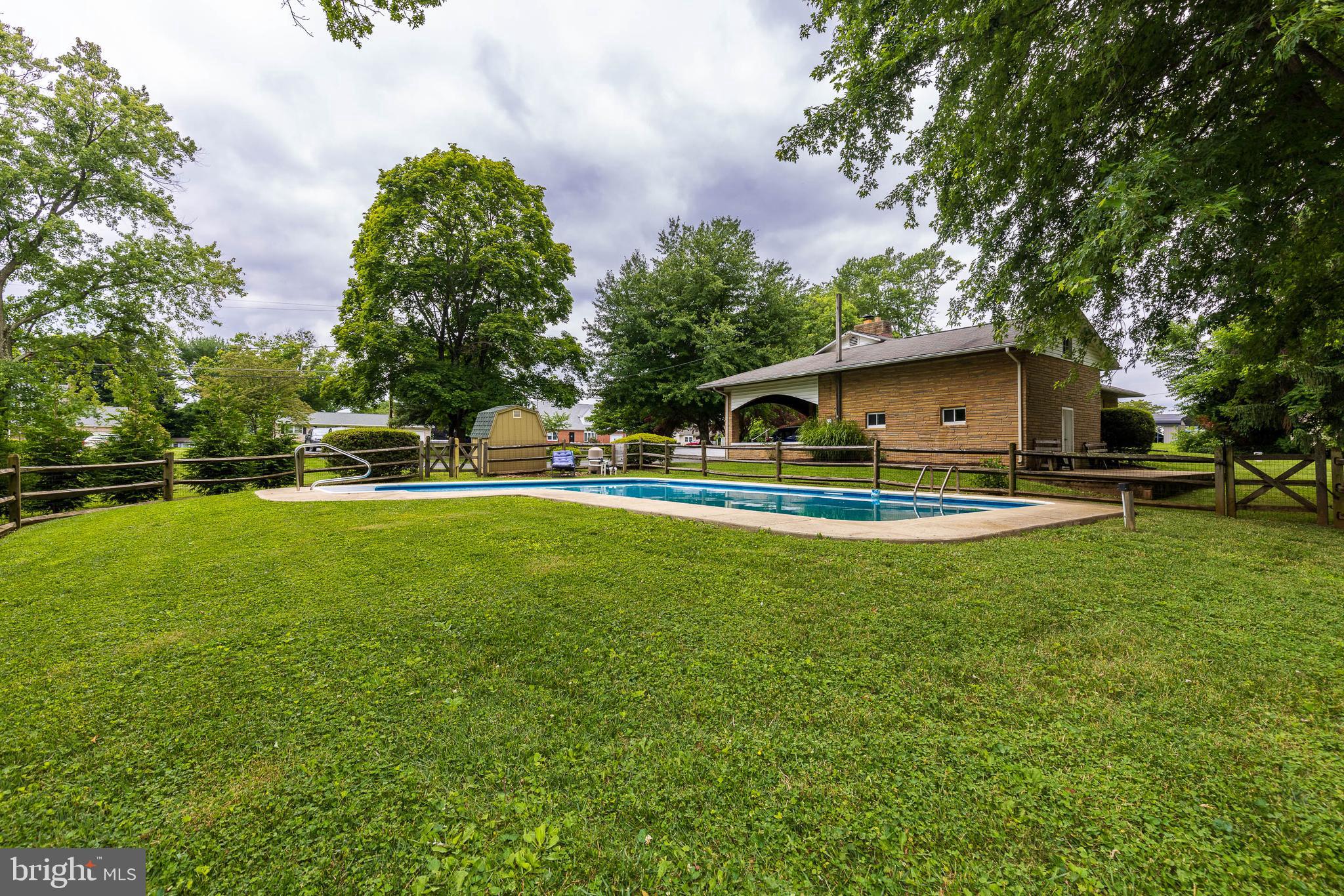 811 Maxa Road Aberdeen, MD 21001 - Photo 9 of 42 Pool