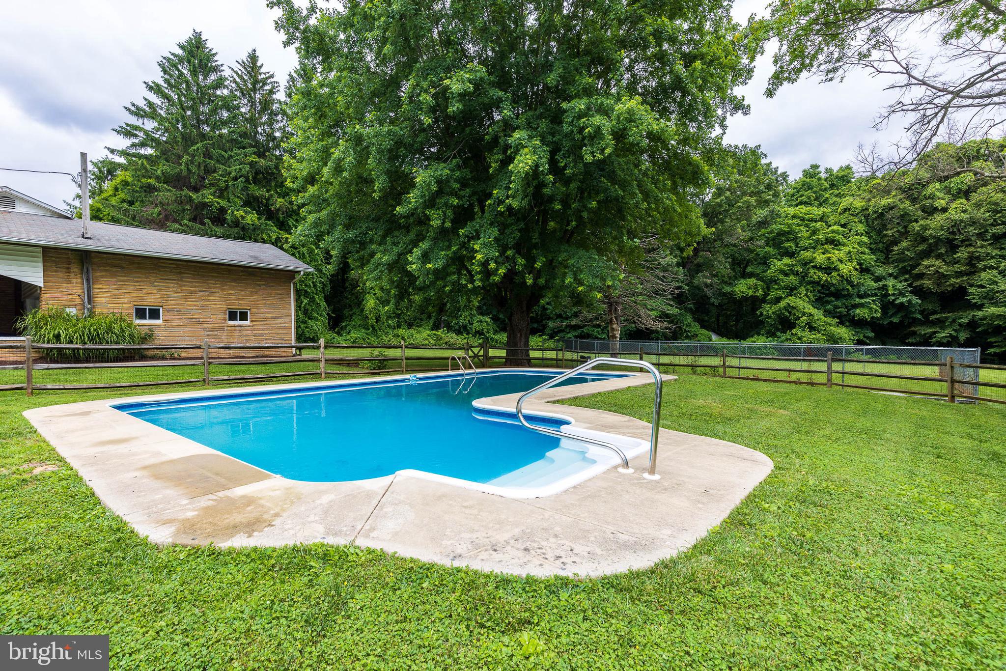 811 Maxa Road Aberdeen, MD 21001 - Photo 10 of 42 Pool