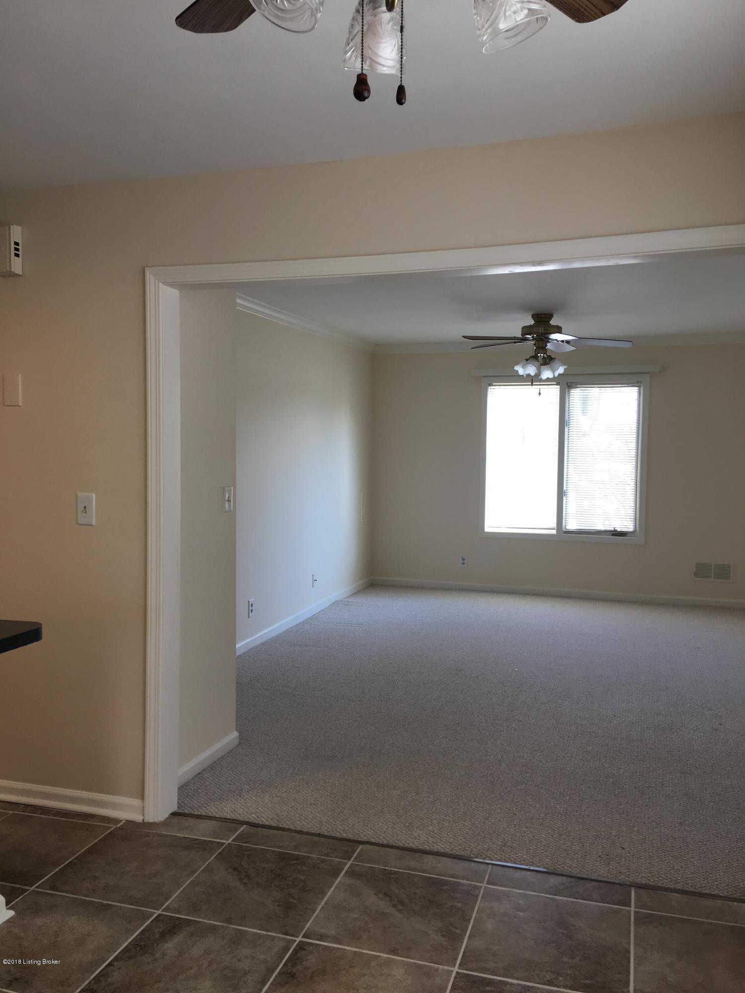 276 Moser Road Louisville, KY 40223 - Photo 7 of 26 IMG_2273