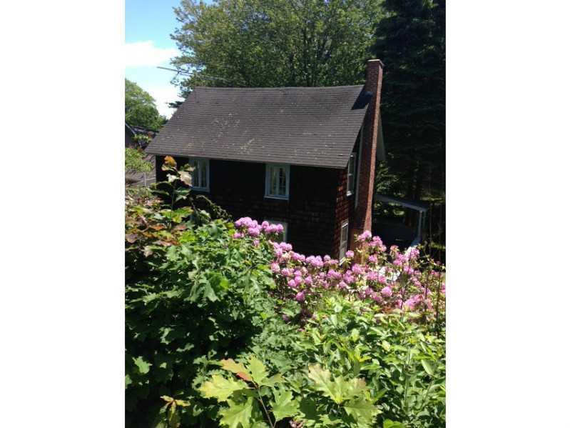 23 Ramsdell Road Falmouth, ME 04105 - Photo 7 of 10 Exterior Back.