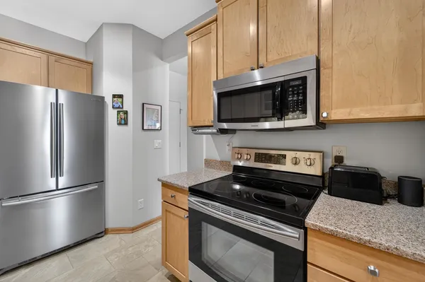 $424,900 | 13 Wood Brook Way, Fitchburg, WI 53711