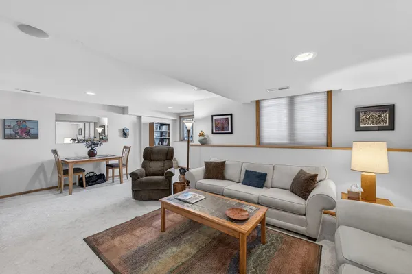 $424,900 | 13 Wood Brook Way, Fitchburg, WI 53711