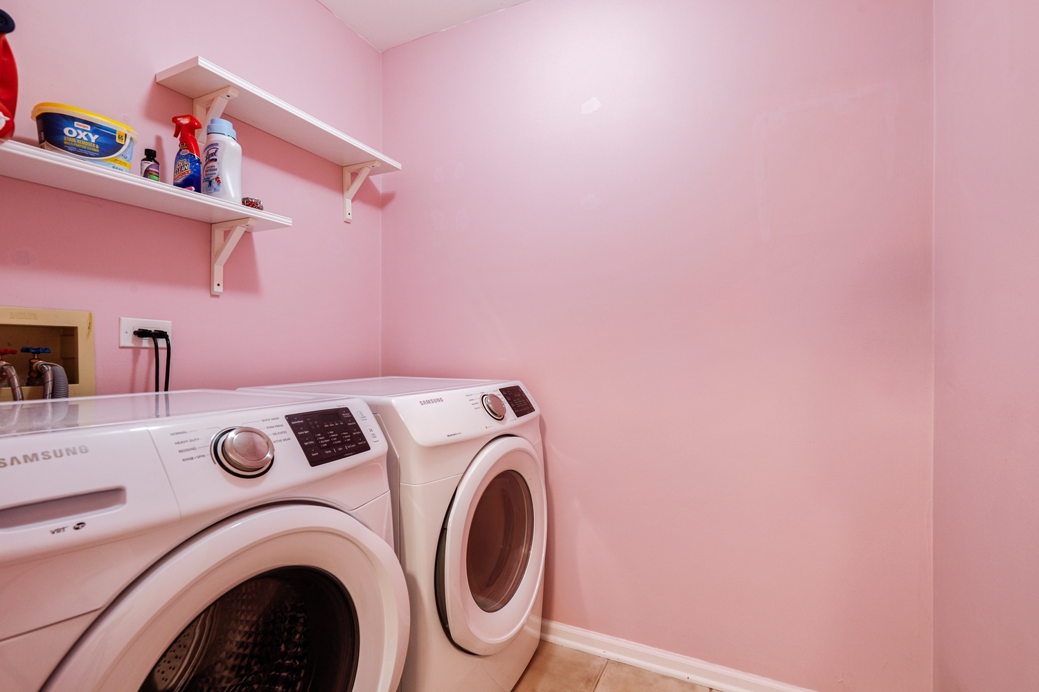 596 Buckboard Road Bolingbrook, IL 60490 - Photo 20 of 30 a utility room with dryer and washer