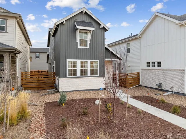 a house view with a outdoor space